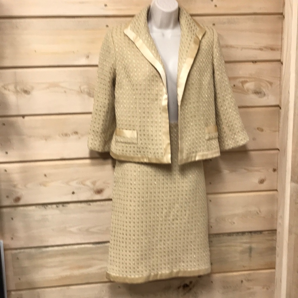 Milly of New York Vintage Suit Sz 4 Gold Metalic